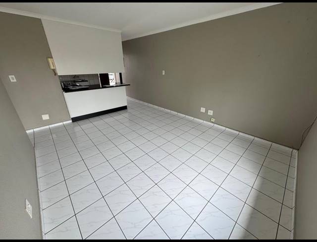 2 BEDROOM TOWNHOUSE FOR SALE IN GLEN MARAIS